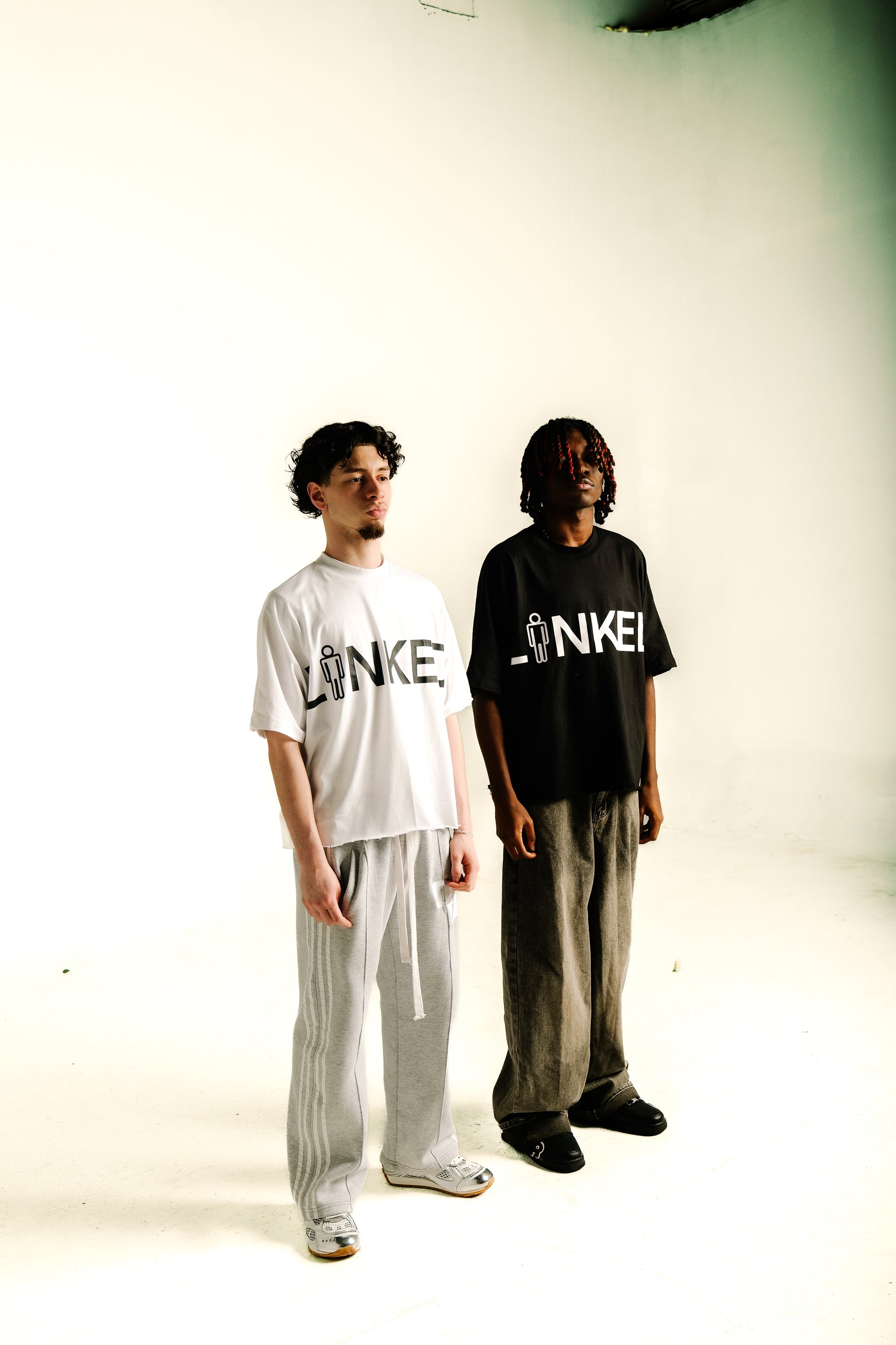 "LINKED" TEE